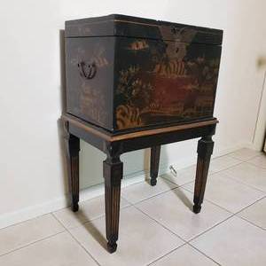 lot 94 image: Chinoiserie Standing Chest Side Table