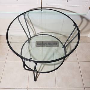 lot 123 image: Stout Glass Pane cocktail Table