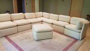 lot 4 image: Retro Ivory Sectional with Ottoman