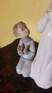 lot 45 image: Lladro Figurine  Boy and Girl Praying