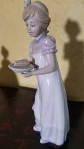 lot 47 image: Lladro Figurine  Happy Birthday Girl with Cake    5429