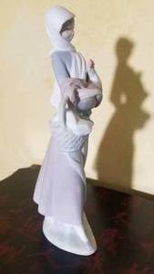 lot 48 image: Lladro Figurine  Girl Shepherdess with Cockrel Rooster    4591