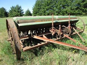 lot 7 image: Grain Drill
