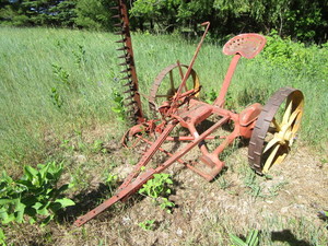 lot 9 image: Sickle Mower