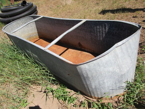 lot 31 image: Stock Tank