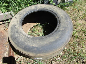 lot 43 image: Implement Tire