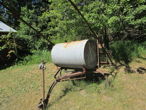 lot 45 image: Vintage Field Sprayer