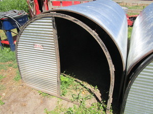 lot 47 image: Livestock Shelter