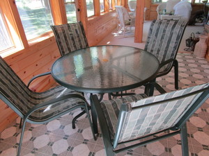 lot 51 image: Patio Set