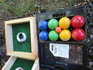 lot 62 image: Bocci & Ring Toss