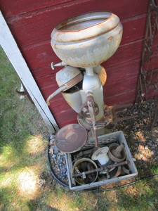 lot 80 image: Cream Separator