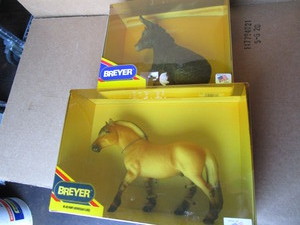 lot 113 image: Breyer Horses