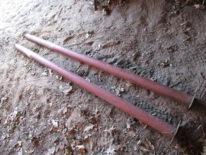 lot 259 image: Support Posts