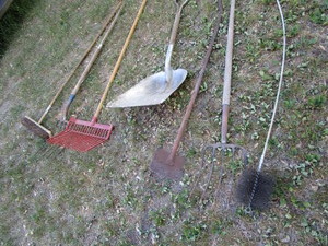 lot 177 image: Barn Tools