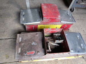 lot 200 image: Ritchie Hog Waterer Parts
