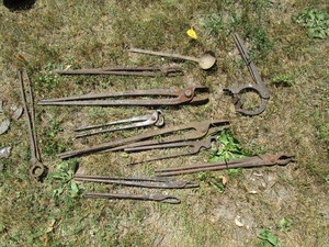 lot 256 image: Forge Tools