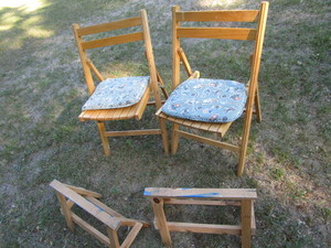 lot 130 image: Wooden Folding Chairs, Sawhorses