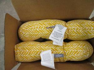 lot 28 image: Pillow Perfect seat cushions x2...