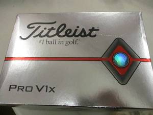 lot 39 image: Titleist ProV1x golf balls - 12 pac...