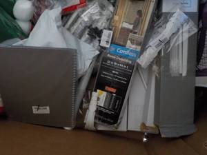 lot 100 image: pallet lot of overstock and returns...