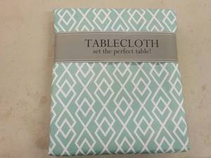 lot 66 image: Tablecloth by Design 60x84...