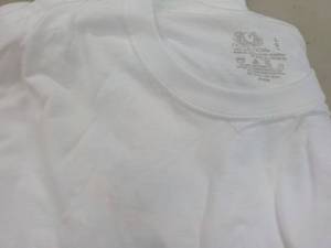 lot 68 image: Fruit of the Loom 5 size L white T-...