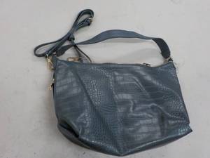 lot 84 image: A New Day Purse...