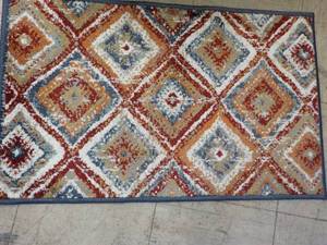 lot 192 image: Tamarai 3 piece rug set 53x7, 20...
