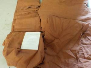 lot 210 image: queen size Casaluna sheet set linen...