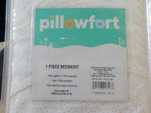 lot 214 image: Pillowfort 1 piece bed skirt...