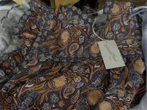 lot 250 image: womens clothing sizes L and XL...