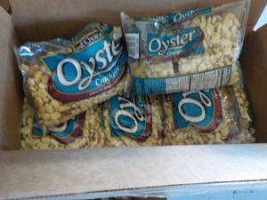 lot 325 image: 2 cases of 12 bags Oster crackers -...