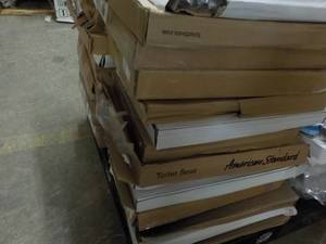 lot 342 image: 11 toilet seats, various sizes and ...