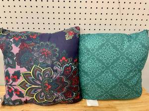 Set of 2 Decorative Throw Pillows 16x16