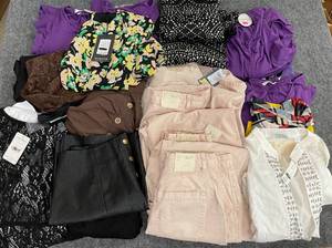 Large Lot of Womens Clothing.