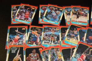 lot 46 image: 1986-87 Fleer Basketball Set Filler Lot  44 Cards