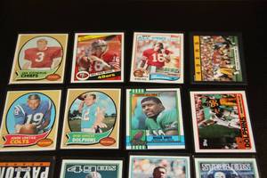 lot 68 image: Vintage Football Card Star Lot  16 Cards