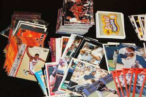 lot 138 image: Fun Mixed Sports Card Lot