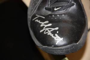 lot 150 image: Minnesota Gophers Tubby Smith Autograph Nike Shoes