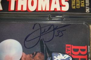 lot 153 image: Pro Autographs 1993 Beckett Magazine Frank Thomas