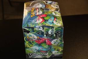 lot 2 image: 2020 Pokemon Blastoise vs Venusaur V Battle Deck Factory Sealed Case