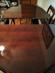 Dining room table with 6 chairs