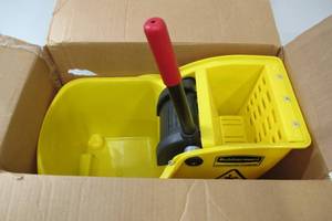 lot 540 image: Rubbermaid 31 Quart Commercial Tandem Mop Bucket with Wringer