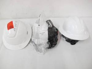 lot 610 image: Lot of 3x White 3M Hard Hats