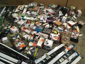 lot 12 image: Lot of Mixed and assorted Lighting