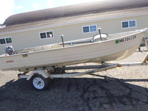 lot 1 image: 1982 MirroCraft Fishing Boat and 1982 Calkins Boat Trailer