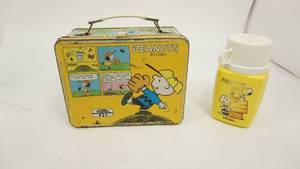 lot 3 image: Peanuts Lunch Pail  & Thermos