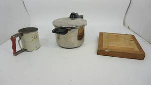 lot 59 image: Fagor Splended Pressure Cooker--Flour Sifter--Handy Annie Strainer #. 23A