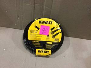 516 in. x 40 ft. 3700 PSI Pressure Washer Hose by DEWALT Customer Returns See Pictures