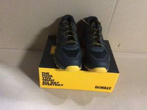 Dewalt 10.5W Work Shoes see pictures